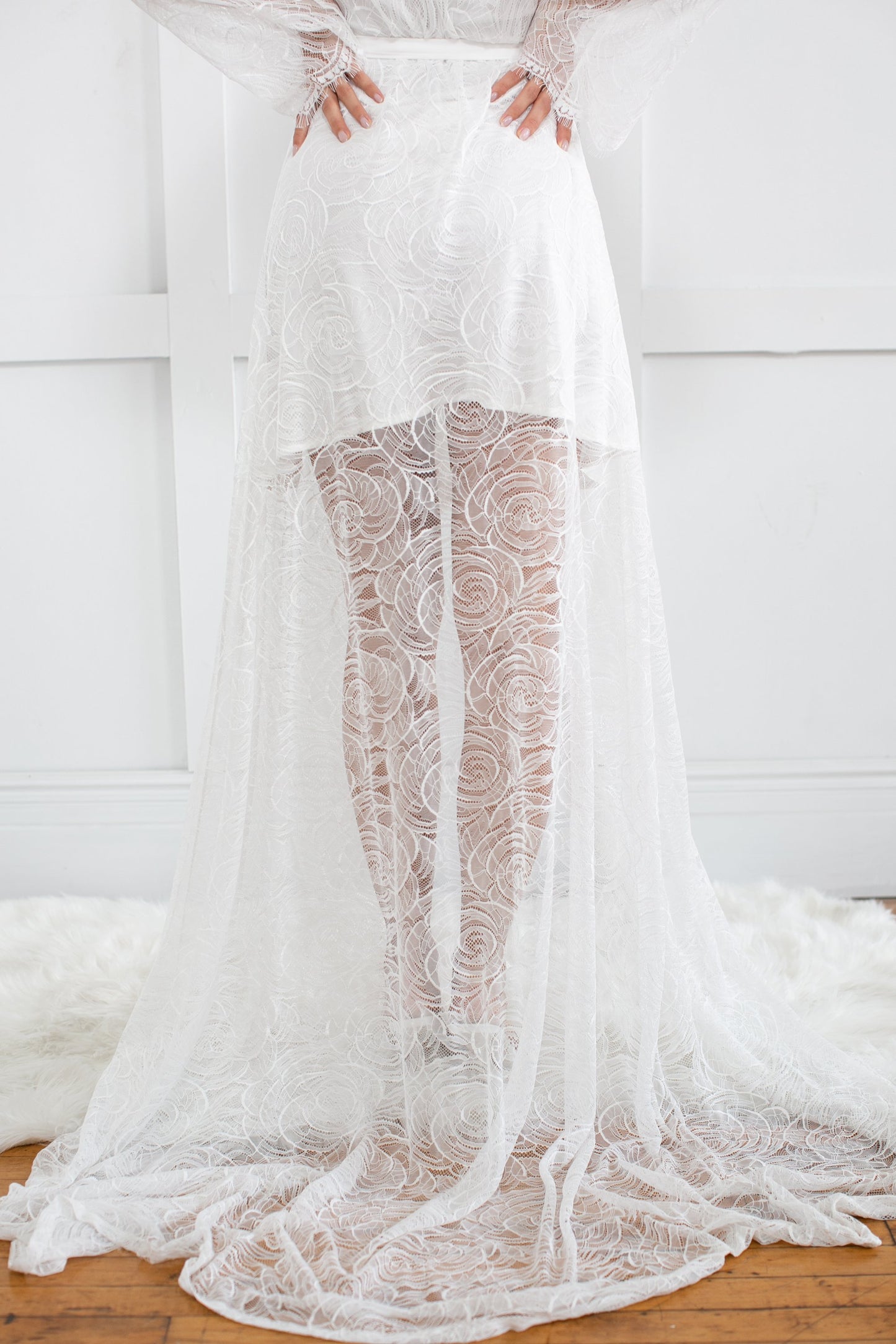 Ava  Robe